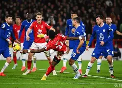 包含不来梅客场逼平对手，保持不败纪录的词条